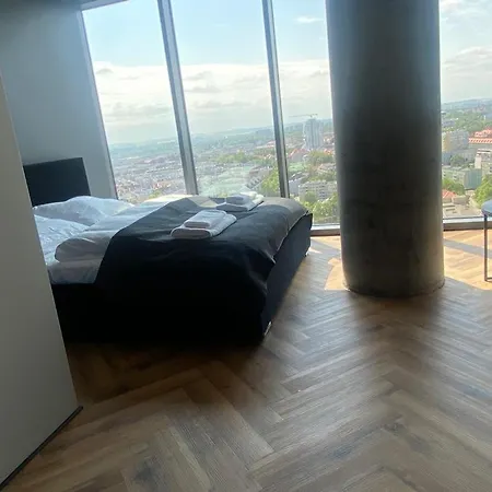 Hanza Tower 21 Floor Black * Szczecin