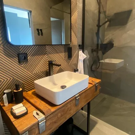 Hanza Tower 21 Floor Black