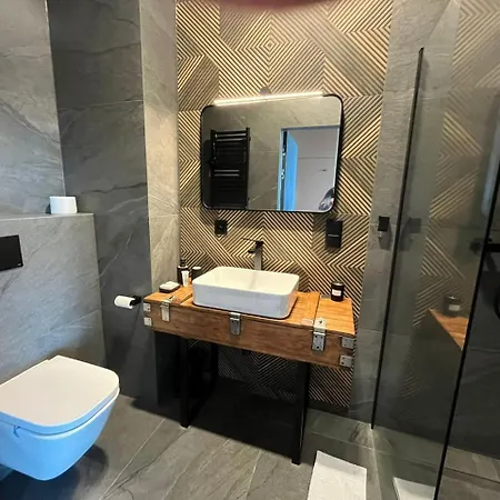 Hanza Tower 21 Floor Black *