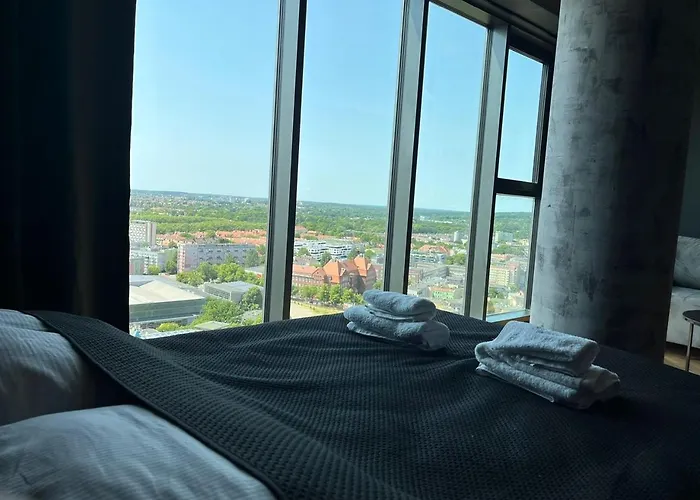 Hanza Tower 21 Floor Black