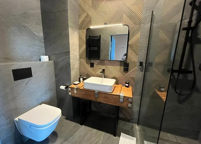 Hanza Tower 21 Floor Black *